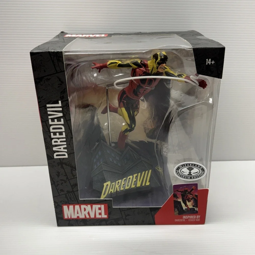 McFarlane Toys Marvel Daredevil #600 Platinum Chase 1:10 Scale Figure with Scene